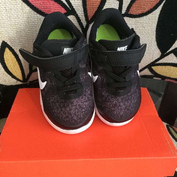 Nike Other - NIKE Free RN